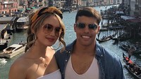 Foto: Keduanya diketahui berlibur ke Venesia. Hal itu pun tampak dari foto unggahan Frank berdua dengan Cinta (@soyfrankgarcia/Instagram)