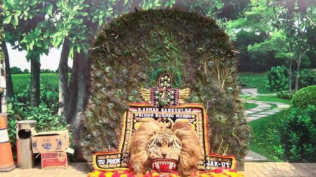 Reog ponorogo dipersiapkan untuk menyambut api obor