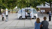 Uniknya, bus elektrik bernama EMMA ini adalah bus tanpa pengemudi. Thomas Lohnes/Getty Images.