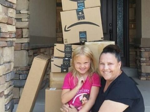 Caitlin bersama ibunya