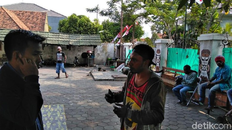 LBH Bantah Ada Pembacokan Saat Bentrok di Asrama Mahasiswa Papua LBH Bantah Ada Pembacokan Saat Bentrok di Asrama Mahasiswa Papua