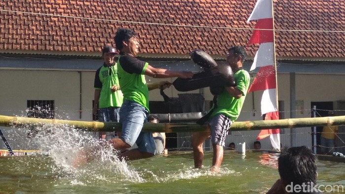 Salah satu lomba khas 17 Agustusan (Foto: Adhar Muttaqin) Salah satu lomba khas 17 Agustusan (Foto: Adhar Muttaqin)