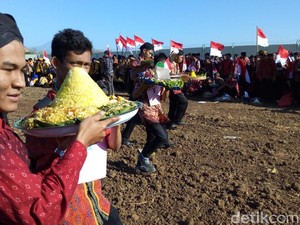 Rayakan Kemerdekaan RI, Mahasiswa IAIN Buat 110 Tumpeng