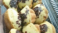 Kue cubit klasik dengan topping cokelat meisjes tak pernah membosankan. Apalagi dimakan hangat. Foto : Instagram @my_kitchen_my_storey