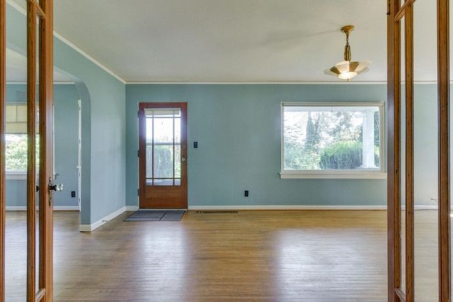 Pemilik rumah masih mempertahankan penampilan rumah seperti saat digunakan untuk syuting film Twilight. Di mana Kristen Stewart, Robert Pattinson, Taylor Lautner hingga Ashley Greene pernah berada di situ. Foto: Dok. Sothebys International Realty