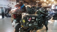 Selama perjalanan, sudah sering dia jatuh-bangun di medan offroad. Foto: Rangga Rahadiansyah