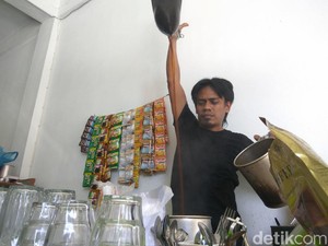 Ini Cara Barista Warung Kopi Aceh Meracik Kopi Enak