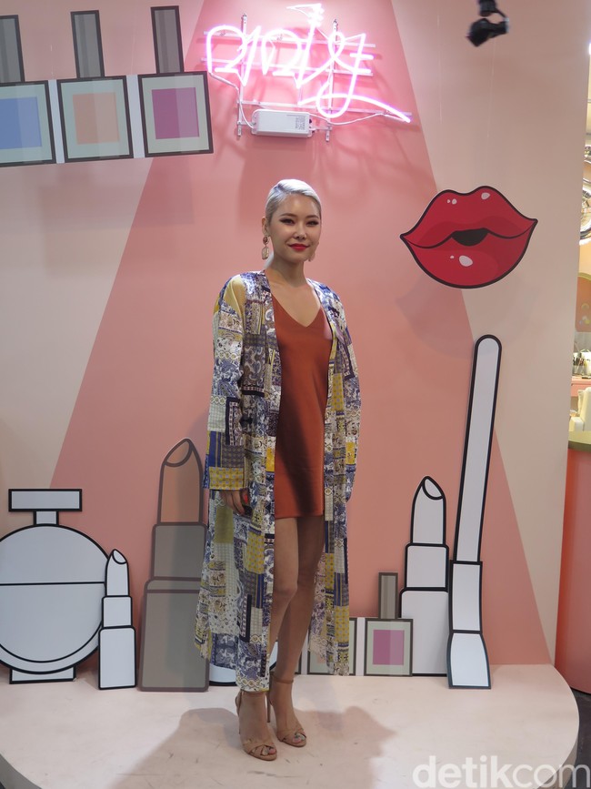 Cheetah dikenal dengan makeup-nya yang lebih bold dari pada wanita Korea kebanyakan. Ia tentu punya pendapat sendiri mengenai tren makeup 2018 di Korea. Foto: Rahmi Anjani/Wolipop