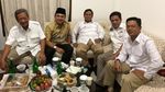 Gaya Nyeleneh Habiburokhman, Makan Pake 2 Sendok Hingga Makan Nasi Pake Kerupuk