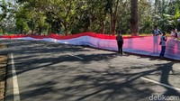 Bendera ini diklaim menjadi yang terpanjang di Indonesia.