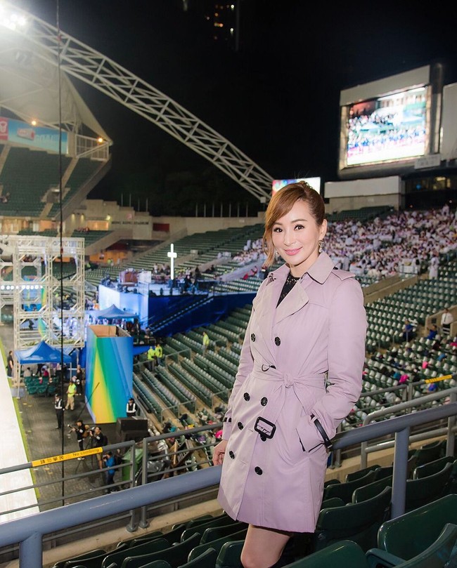 Namun, usai bercerai pada 2013, model asal Hongkong ini kini menjadi seorang ibu tunggal untuk ketiga buah hatinya. Foto: Instagram