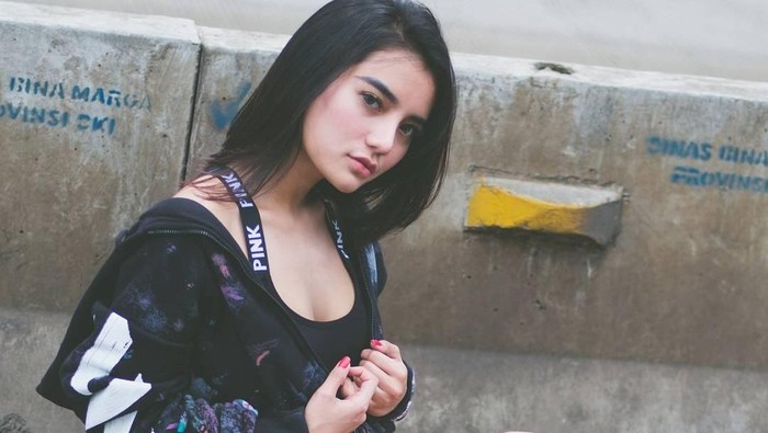 Nabilla Aprillya dari instagram dan blog.