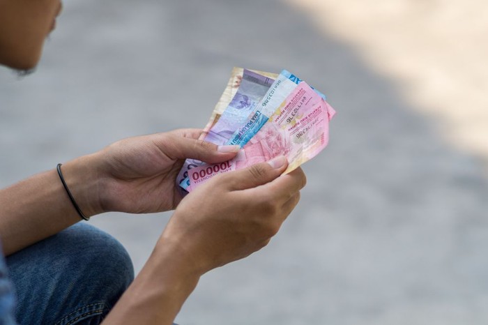 Suka Belanja Tapi Tak Ingin Tabungan Terganggu? Ini Caranya