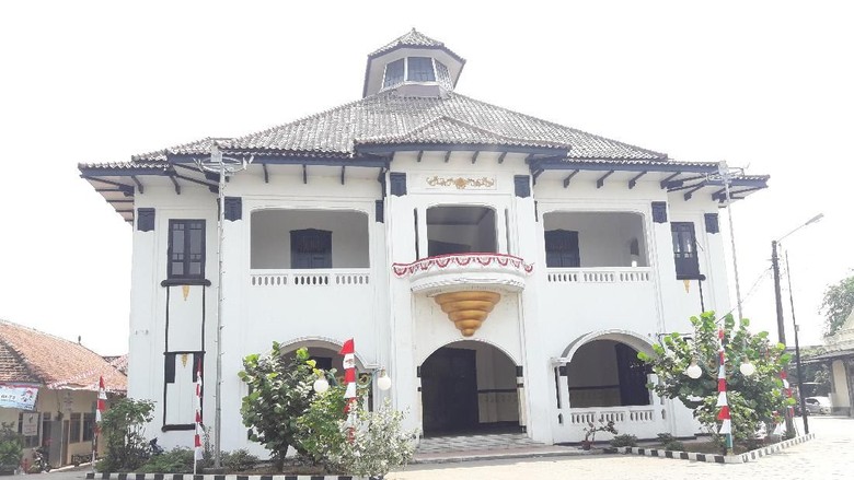 Menengok Persiapan HUT RI di Gedung Juang 45 Tambun Menengok Persiapan HUT RI di Gedung Juang 45 Tambun