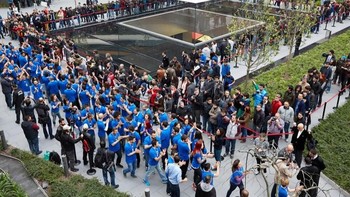 Ini suasana pembukaan Apple Store yang sangat meriah pada tahun 2014 lalu. Foto: istimewa
