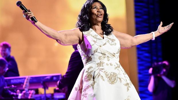 Anggun C Sasmi Menikah di Bali, Aretha Franklin Meninggal Dunia