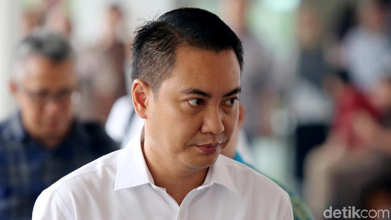 Jaksa ke Saksi: Pengadaan di Kemenhan Pakai Jasa Fayakhun? Jaksa ke Saksi: Pengadaan di Kemenhan Pakai Jasa Fayakhun?