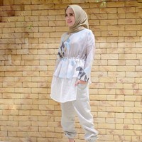 Ditemui beberapa waktu lalu di acara Wardah Inspiring Movement yang bertempat di Bunga Rampai, Jakarta Pusat, Ana mengajak masyarakat untuk lebih peduli sesama khususnya dalam bidang pendidika, kesehatan, lingkungan, dan pemberdayaan wanita. Foto: Instagram/analisawidyaningrum