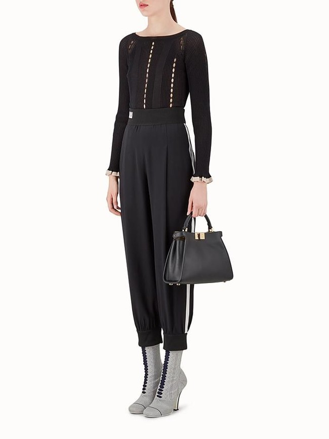 Dilihat dari modelnya, tas Iriana mirip dengan tas Fendi dari seri Peekaboo. Koleksi Peekbaboo merupakan salah satu seri signature style dari label high-end asal Italia itu. (Foto: Dok. Fendi)