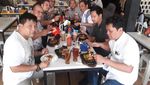 Gaya Nyeleneh Habiburokhman, Makan Pake 2 Sendok Hingga Makan Nasi Pake Kerupuk