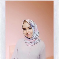 Kisah hidup Salmafina tak luput dari sorotan. Sebelum berhijrah, ia dikabarkan lekat dengan kehidupan malam. Kabar persahabatannya dengan Karin Novilda atau Awkarin pun ramai dibicarakan. Foto: Instagram/salmafinasunan