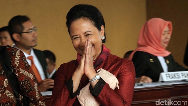 Rini Rombak Direksi BUMN, Tarif Baru Ojol Berlaku se-RI 2 September