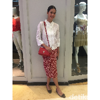 Paula Verhoeven memaknai kemerdekaan sebagai penyemangat untuk terus berkarya. “Jangan sia-siakan kemerdekaan dengan bermalas-malasan. Kita harus terus berkarya dan bekerja keras supaya tidak tertinggal dari bangsa lain,” kata tunangan aktor Baim Wong itu. Foto: Daniel Ngantung/Wolipop