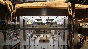 Sampai saat ini, belum ada tanda-tanda Apple Store Turki ditinggalkan pembeli. Foto: istimewa
