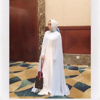 Meski tetap memakai hijab dan menghindari pakaian seksi, Salmafina tetap jadi bahan gunjingan netizen. Di awal perubahannya, Salma sempat menonaktifkan kolom komentar Instagram-nya. Foto: Instagram/salmafinasunan