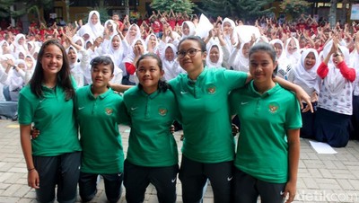 Timnas U-16 Meriahkan Lomba 17-an di Banjarnegera