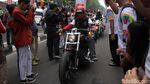 Saat Emak-emak Keroyok Komunitas Moge