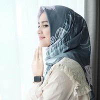 Ia juga pernah menjadi Duta Bahasa dan menjadi delegasi Indonesia dalam ASEAN Youth Friendship Network pada 2010. Foto: Instagram/analisawidyaningrum