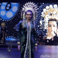 Fashion show koleksi  terbaru dari Vera Anggraini atau lebih dikenal dengan nama Vera Kebaya yang mengusung tema Merajut nusantara berlangsung di Ballroom Raffles Hotel, Jakarta, Rabu [15/8/2018]. Foto: Mohammad Abduh/Wolipop