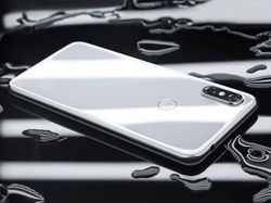 Motorola P30, Android Terbaru yang Jiplak iPhone X
