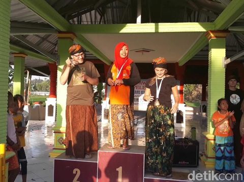 Para bule menang dalam lomba agustusan/