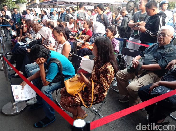 Antrean Mengular Demi Tiket Opening Asian Games 2018