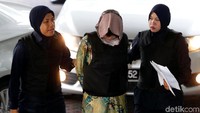 Dalam sidang ini, hakim akan menentukan apakah ada cukup bukti untuk mendukung dakwaan pembunuhan yang dijeratkan kepada Aisyah dan Doan. Jika dinyatakan ada cukup bukti, maka persidangan akan berlanjut pada agenda mendengar pembelaan kedua terdakwa. REUTERS/Lai Seng Sin.