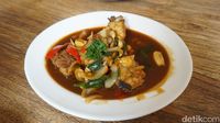 Tsamara Resto : Bisa Makan Gurame Saos Thailand Sambil Piknik Seru di Sini