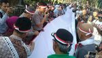 Keren! Warga Jahit Bendera Merah-Putih Sepanjang 3,3 KM