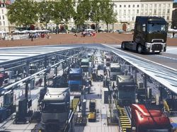 Tipuan Lukisan 3D Raksasa, Wajib Dilihat Seksama