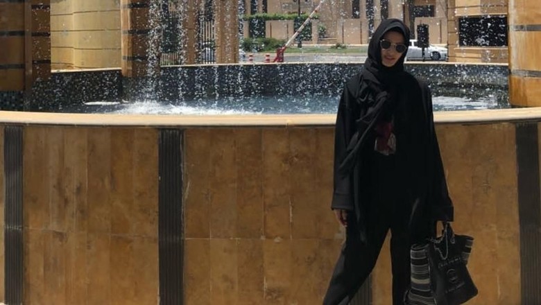 Nia Ramadhani Bercadar, Cocok Nggak? Nia Ramadhani Bercadar, Cocok Nggak?