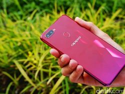 Unboxing Oppo F9, Ponsel yang Tak Sekadar Selfie