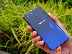 Unboxing Oppo F9, Ponsel yang Tak Sekadar Selfie