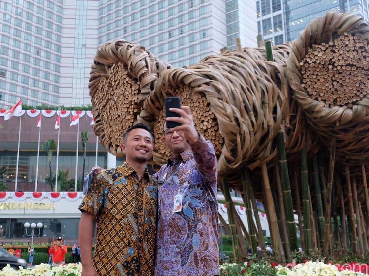 Anies Resmikan Instalasi Bambu Rp 550 Juta di Bundaran HI