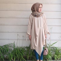 Tak hanya cantik, Analisa Widyaningrum punya perhatian yang besar terhadap perkembangan mental masyarakat Indonesia. Ia pun mendirikan Personality Developement Center. Foto: Instagram/analisawidyaningrum