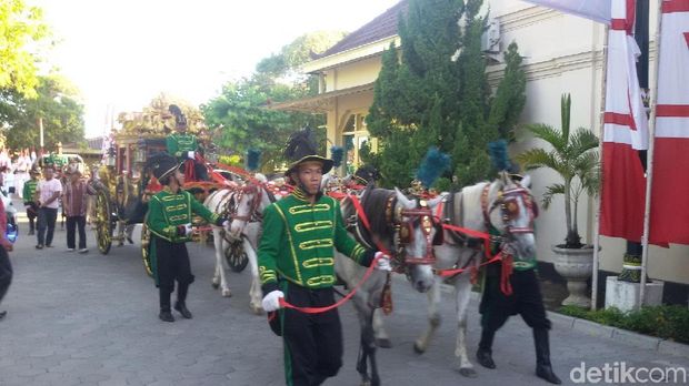 Bendera Merah Putih untuk Upacara 17 Agustus di Yogya Dikirab