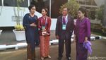 Kompaknya Sri Mulyani hingga Rini Naik Bus ke JCC