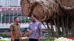 Anies Resmikan Instalasi Bambu Rp 550 Juta di Bundaran HI