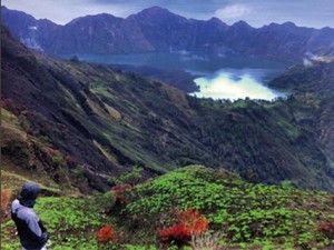 Gunung Rinjani Dibuka Tahun 2020, Bagaimana Nasib Pelaku Wisatanya?
