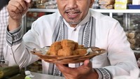 Ahmad Syaikhu merupakan politisi sekaligus mantan Wakil Wali Kota Bekasi. Ia dikenal sebagai sosok yang ramah dan merakyat, selain itu beliau juga gemar kulineran. Foto: Instagram @syaikhu_ahmad_